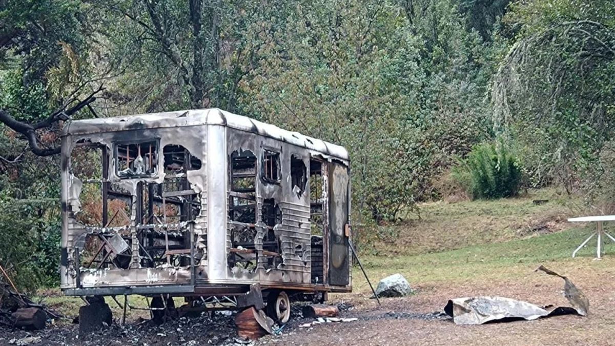 Incendiaron un puesto de Gendarmería y tomaron un predio en Villa Mascardi