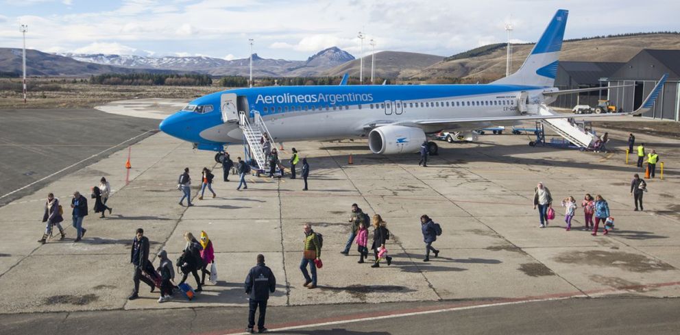 Los gremios aeronáuticos rechazaron la idea de Milei de entregar Aerolíneas Argentinas a los empleados