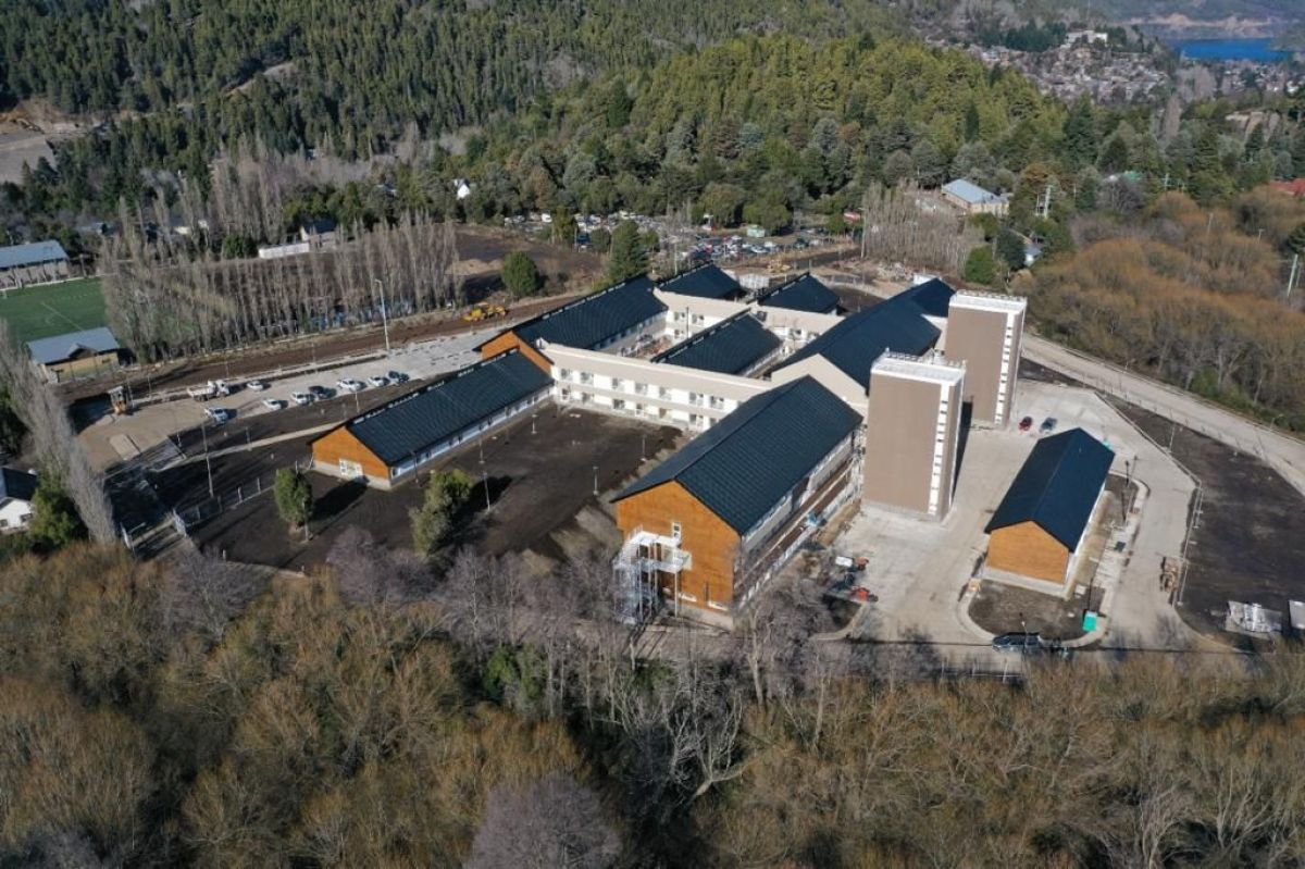 El presidente inaugura el nuevo hospital