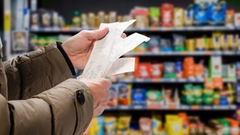 "Precios abusivos": Vecinos juntan firmas para pedir descuentos en supermercados