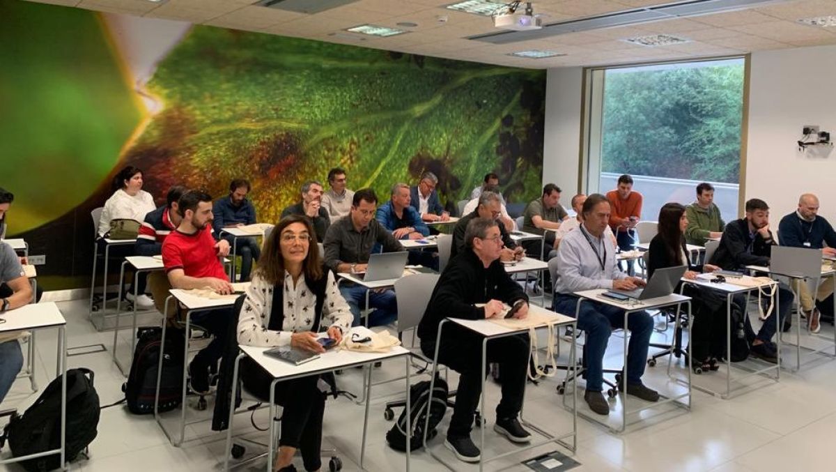 Empresarios gastronómicos locales se capacitaron en una prestigiosa institución de España
