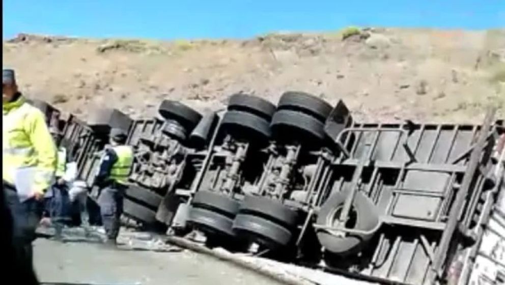 Vuelco fatal en la Ruta 237: murió una mujer de 40 años