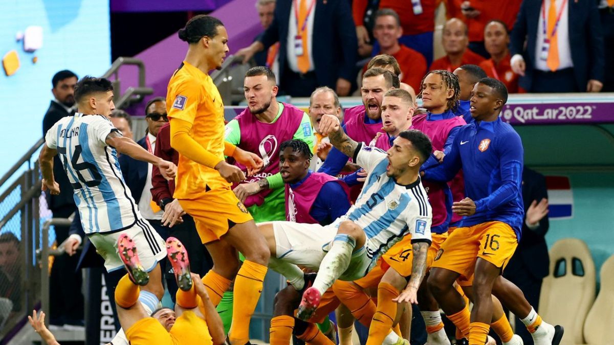 La FIFA analiza sanciones por las peleas entre jugadores