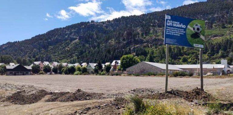 El 4 de febrero inaugurarán la cancha de césped sintético del barrio El Arenal