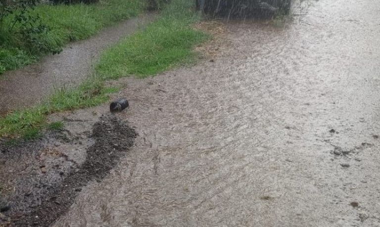 "Me metí en el barro para destapar las alcantarillas"