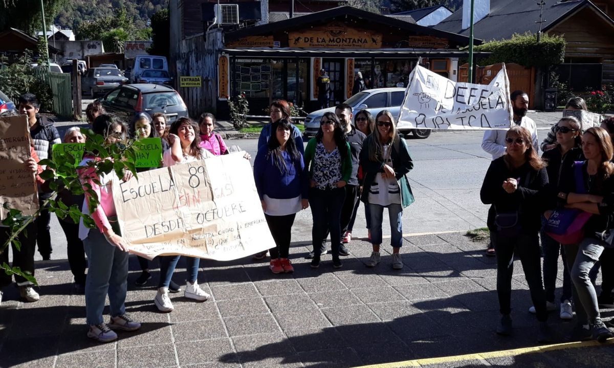 Reclamo de la comunidad educativa de la escuela 89