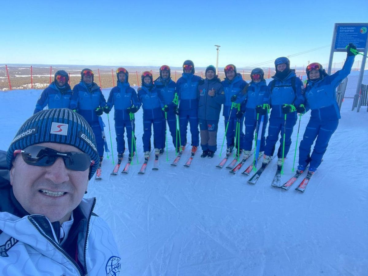 El equipo argentino de demostradores debutó en el Interski 2023 con una prolija figura y música tango
