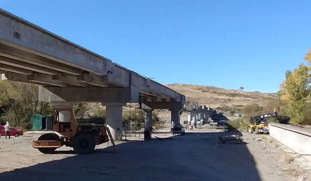 Gutiérrez aseguró que la obra del puente se encuentra en un 60% de avance