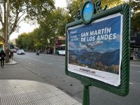 JetSmart promociona su nueva ruta a San Martín de los Andes en las calles de Buenos Aires