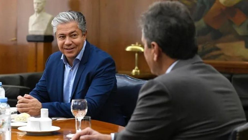 Sergió Massa recibió a Rolando Figueroa en el Ministerio de Economía