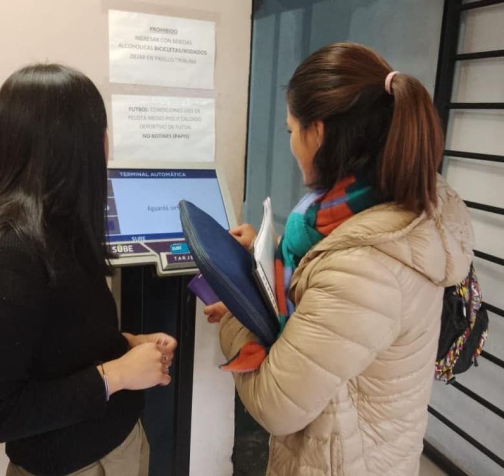 Instalan nueva Terminal Automática en el Polideportivo Javier Carriqueo de Chacra 2