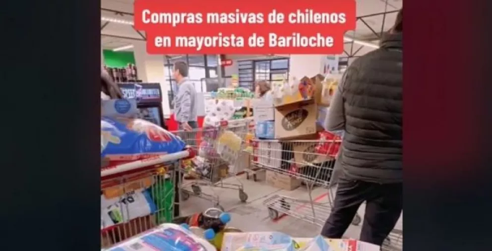 Una joven mostró cómo compran los turistas chilenos en mayoristas